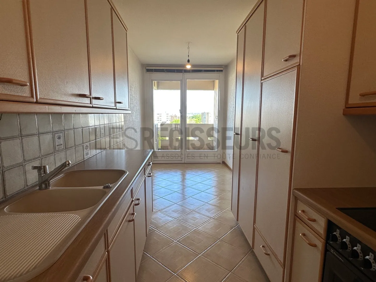 5-room apartment - Photo 5 of 7