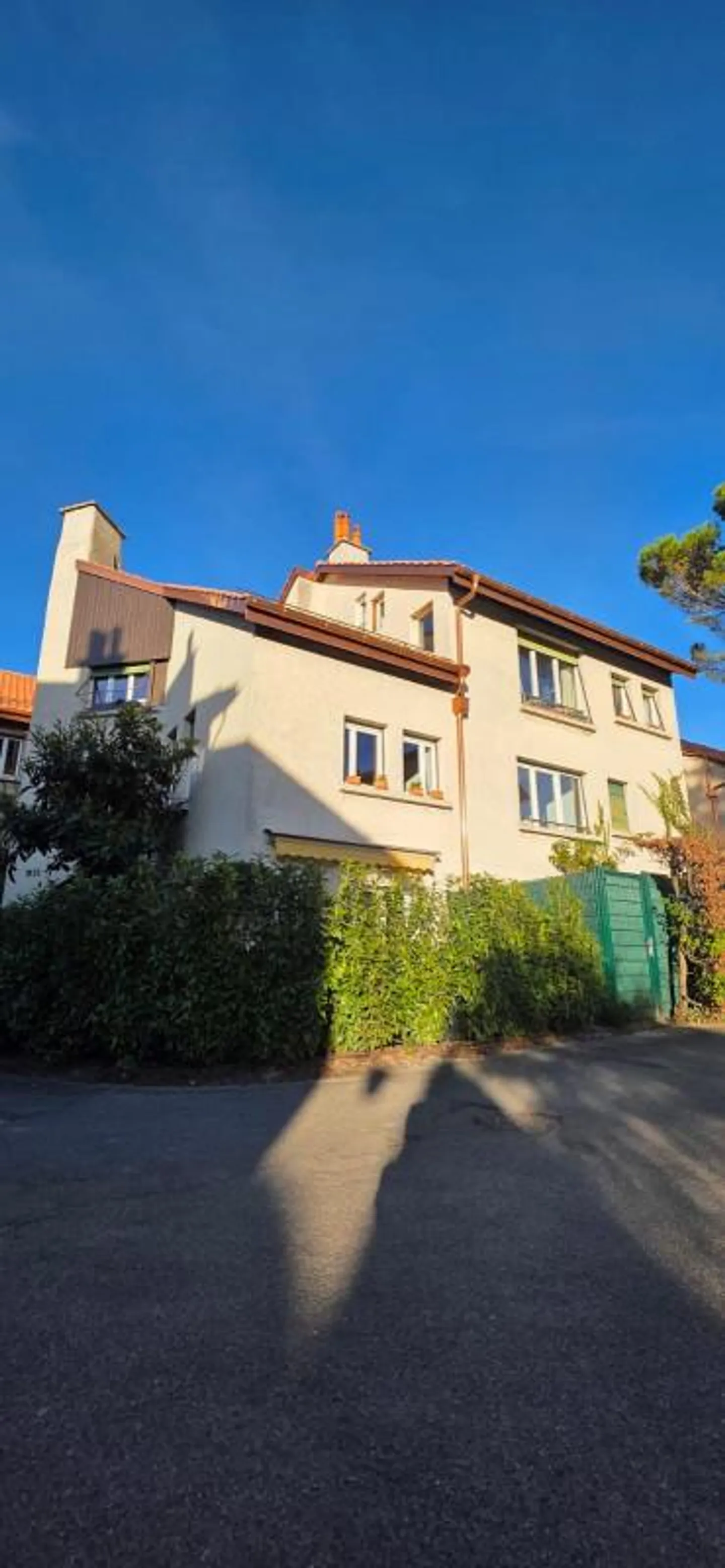 COLLONGE-BELLERIVE — APPARTAMENTO CON CARATTERE 4 STANZE — CAMINO — PARCHEGGIO - Foto 1 di 13