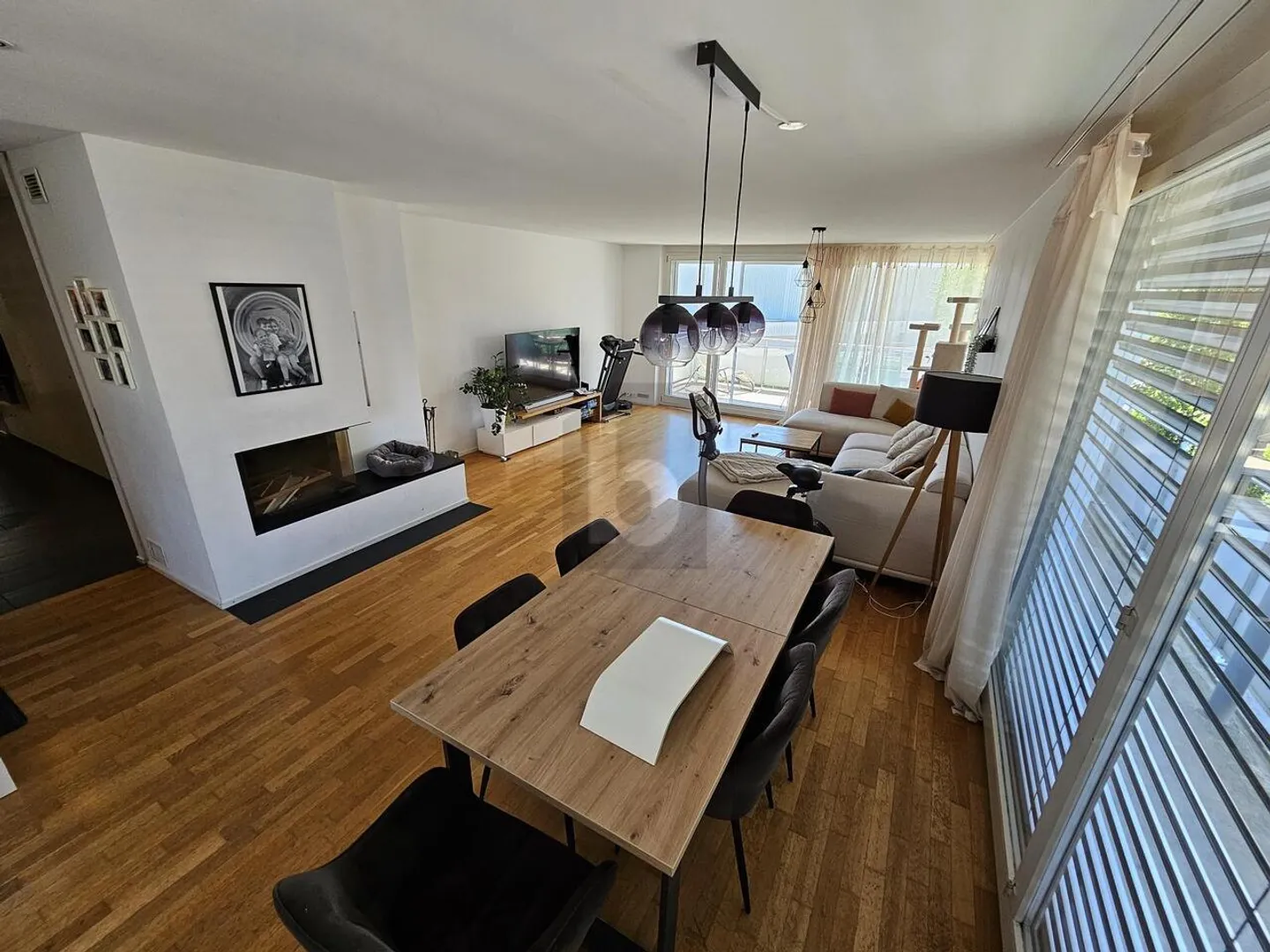 Geräumige Wohnung mit sonnigem Balkon - Foto 2 von 6