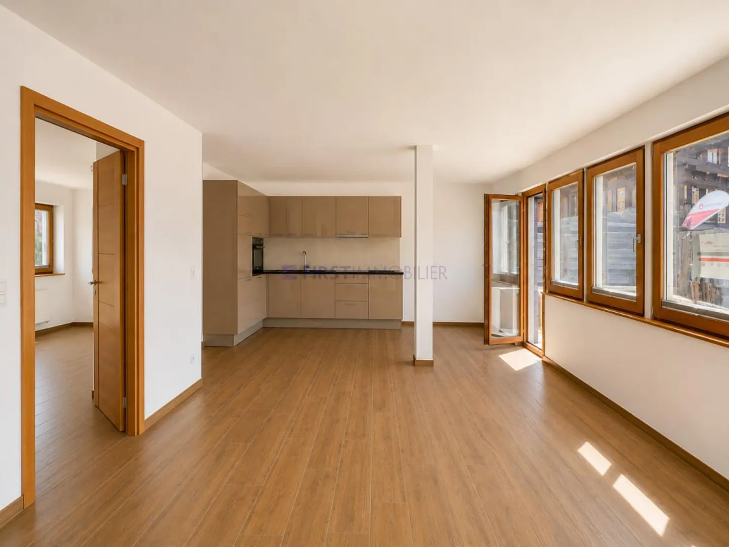 Bel Appartement avec Terrasse - Photo 2 sur 15