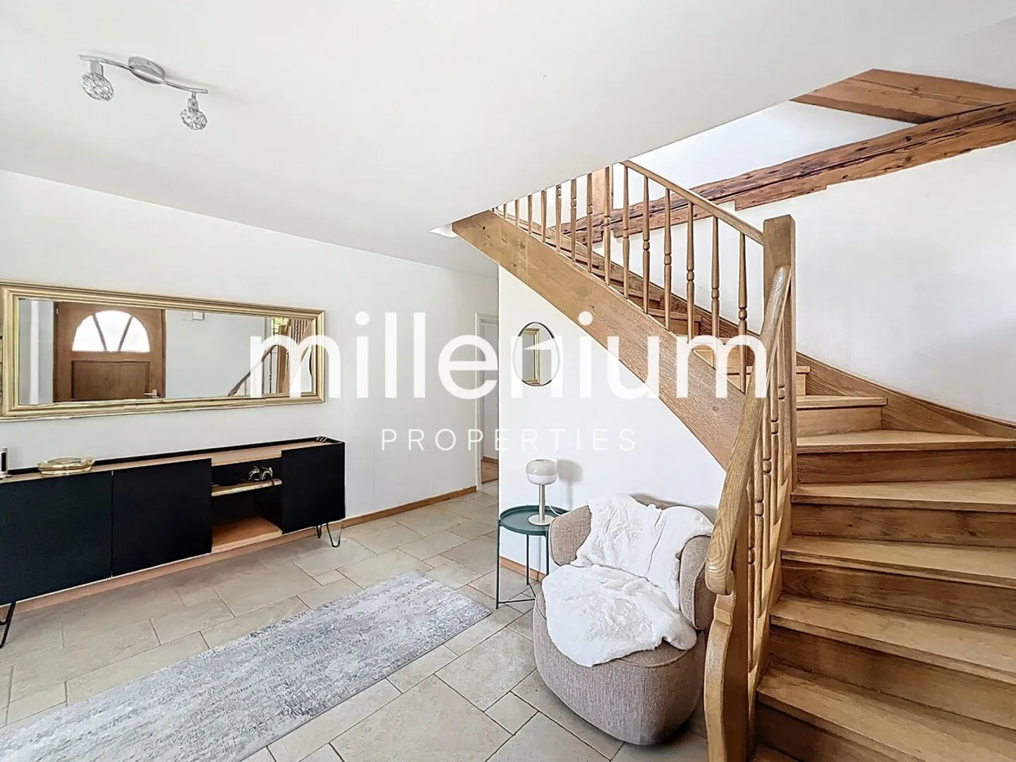 Wunderschöne Villa nur wenige Schritte vom See entfernt - Foto 6 von 13