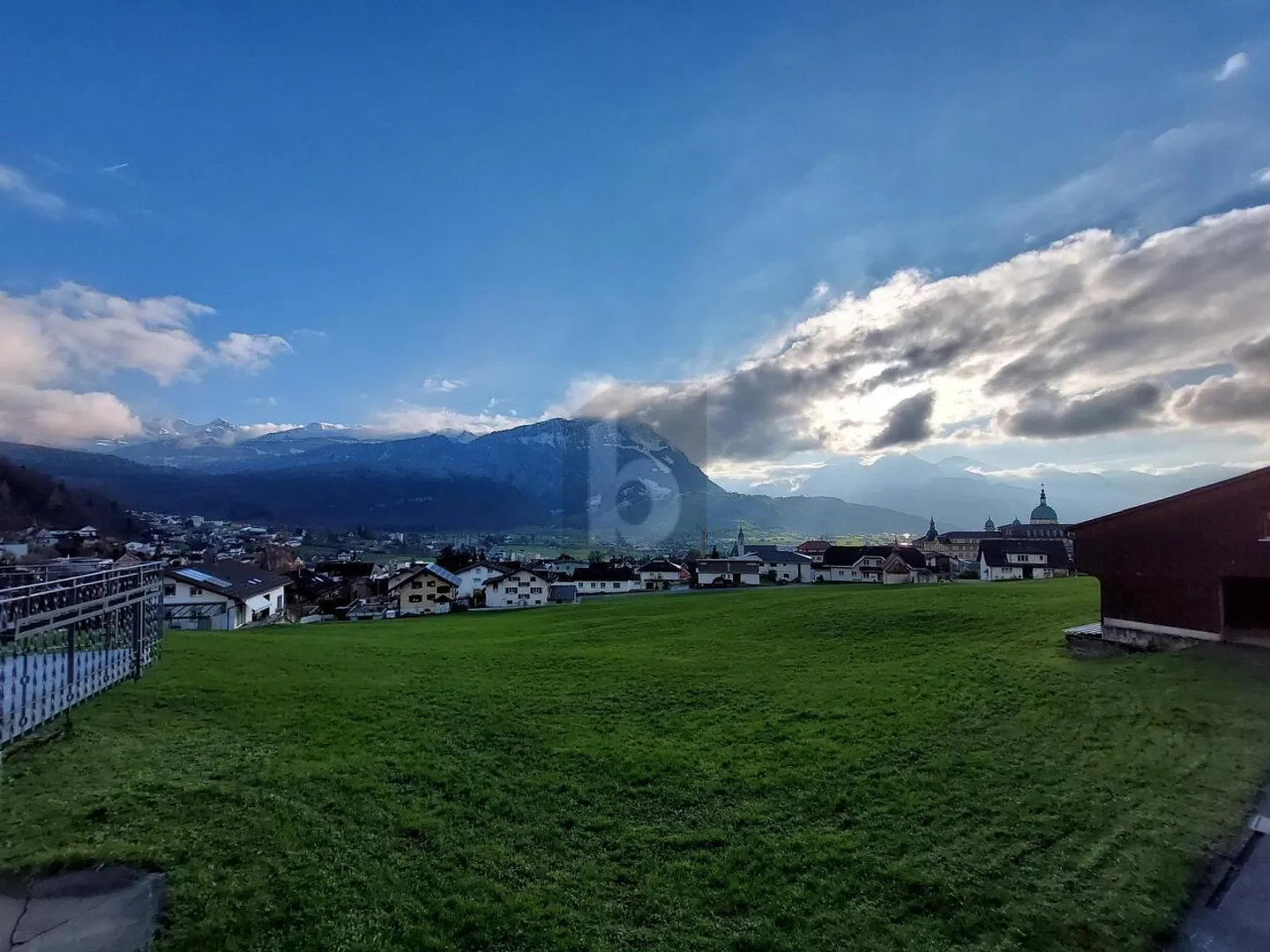 ACCogliente CON FANTASTICA VISTA MONTANA - Foto 1 di 6