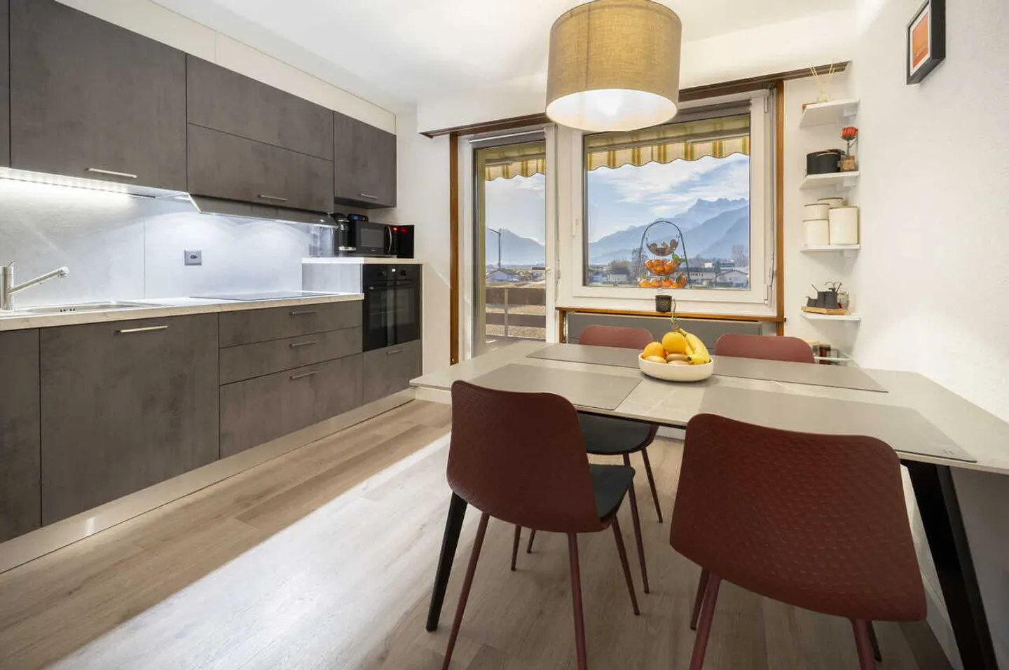 Appartement Rénové avec Vue - Photo 4 sur 13