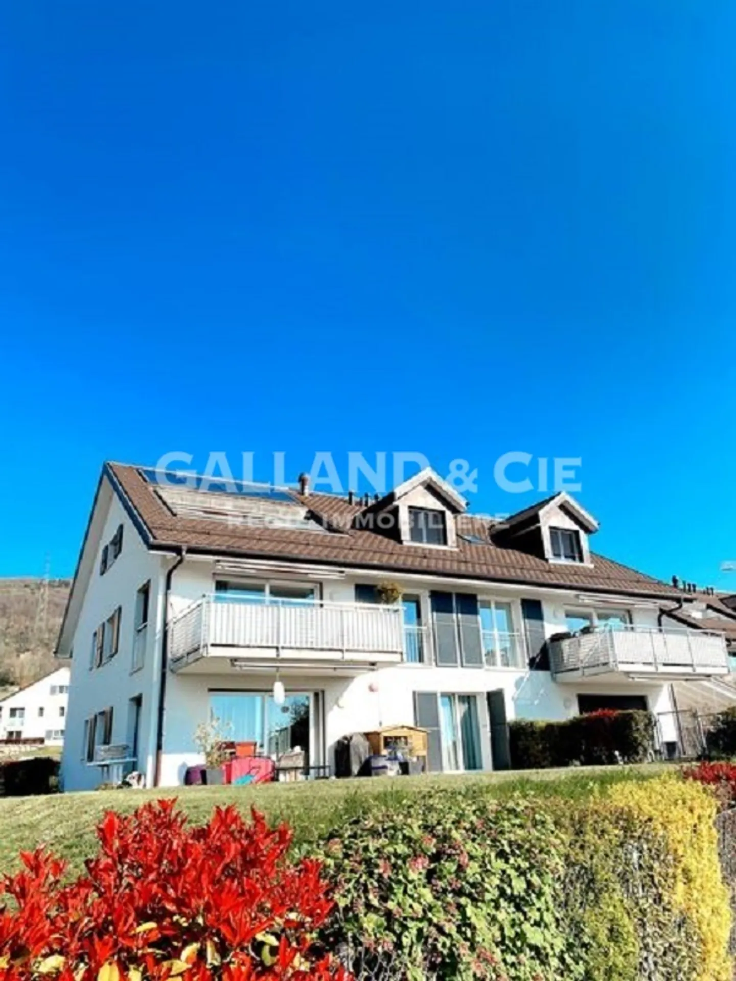 Appartement moderne avec vue lac - Photo 2 sur 7