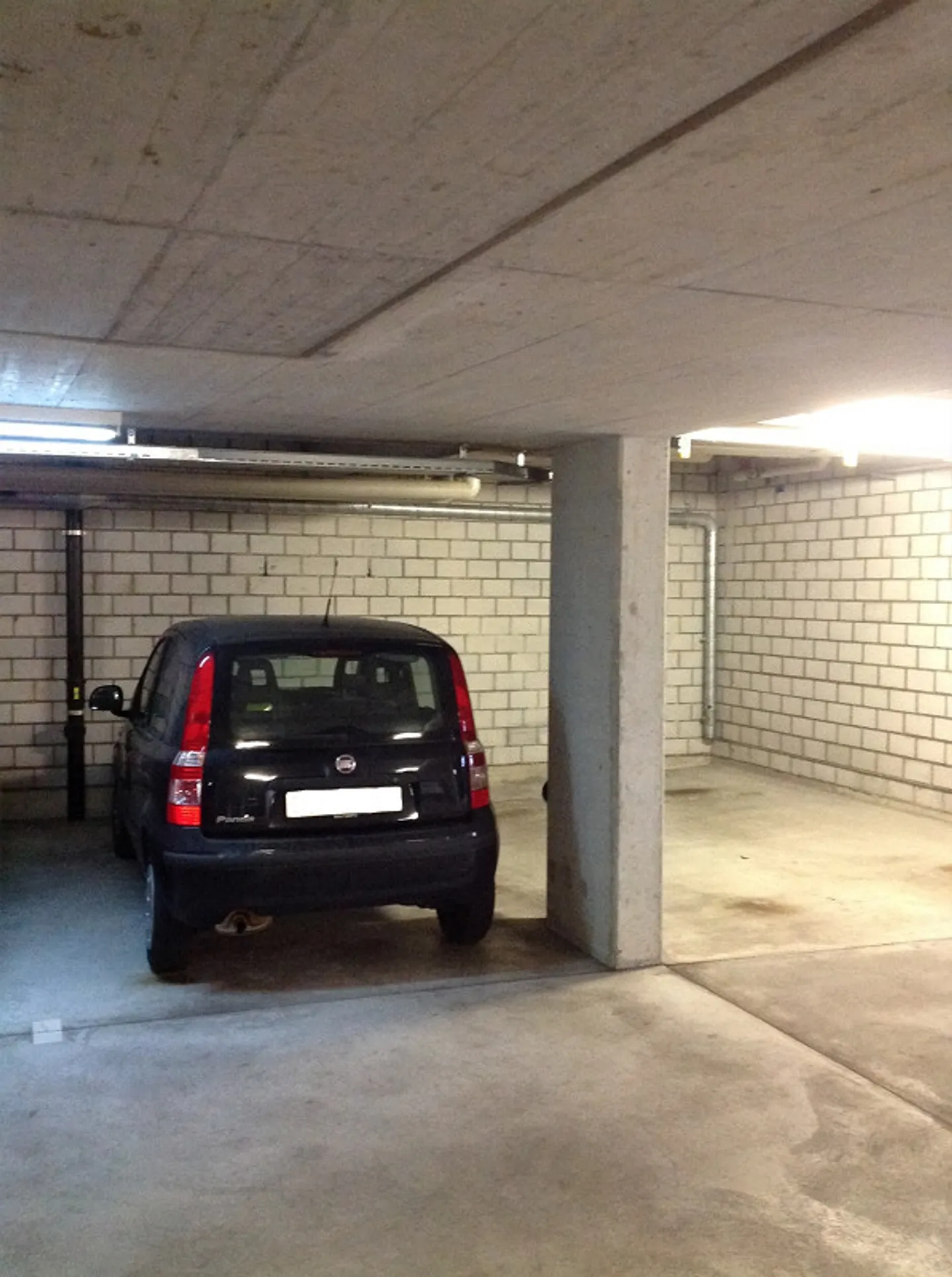 Garage di parcheggio del centro del villaggio Oberwil BL - Foto 3 di 4