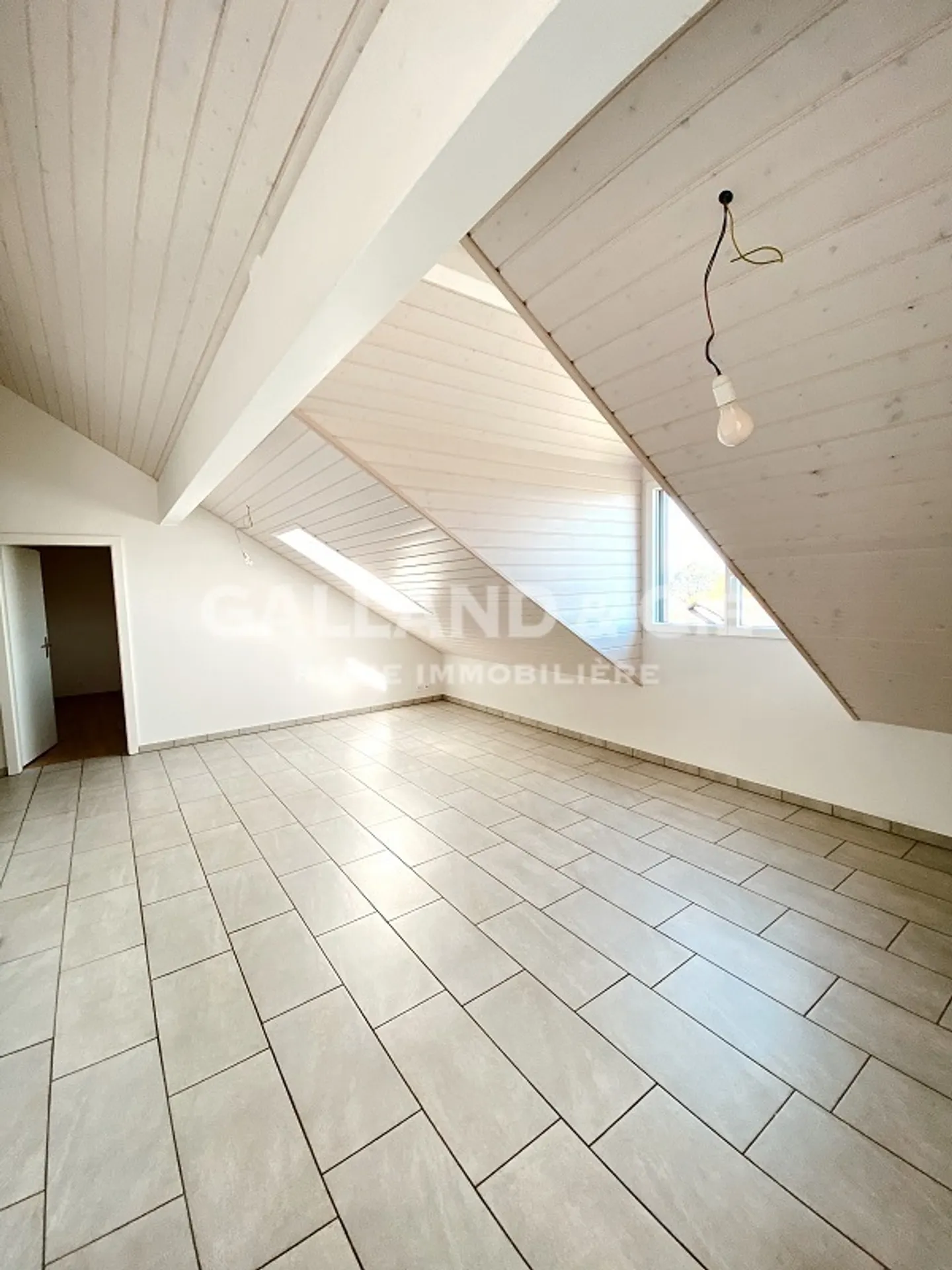 Appartement moderne avec vue lac - Photo 4 sur 7