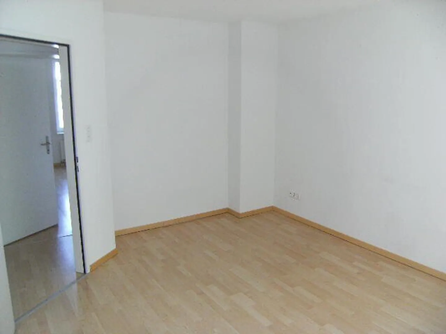 Great, bright and spacious apartment in a central location!! - Photo 5 of 10