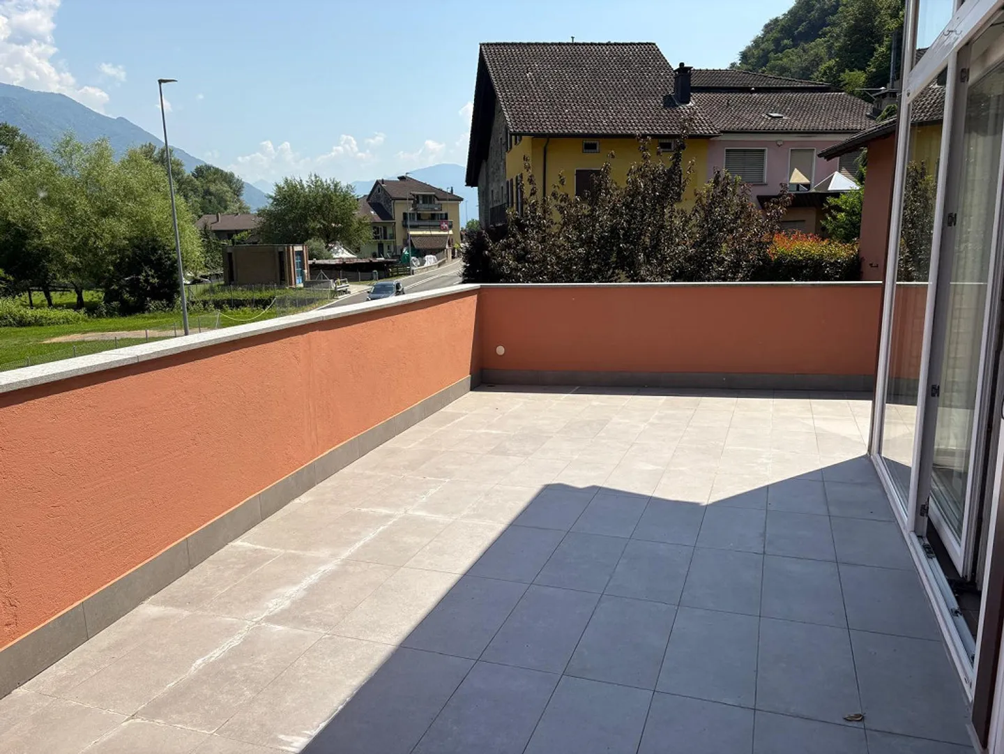 Appartamento di 2.5 locali con parcheggio - Foto 1 di 11