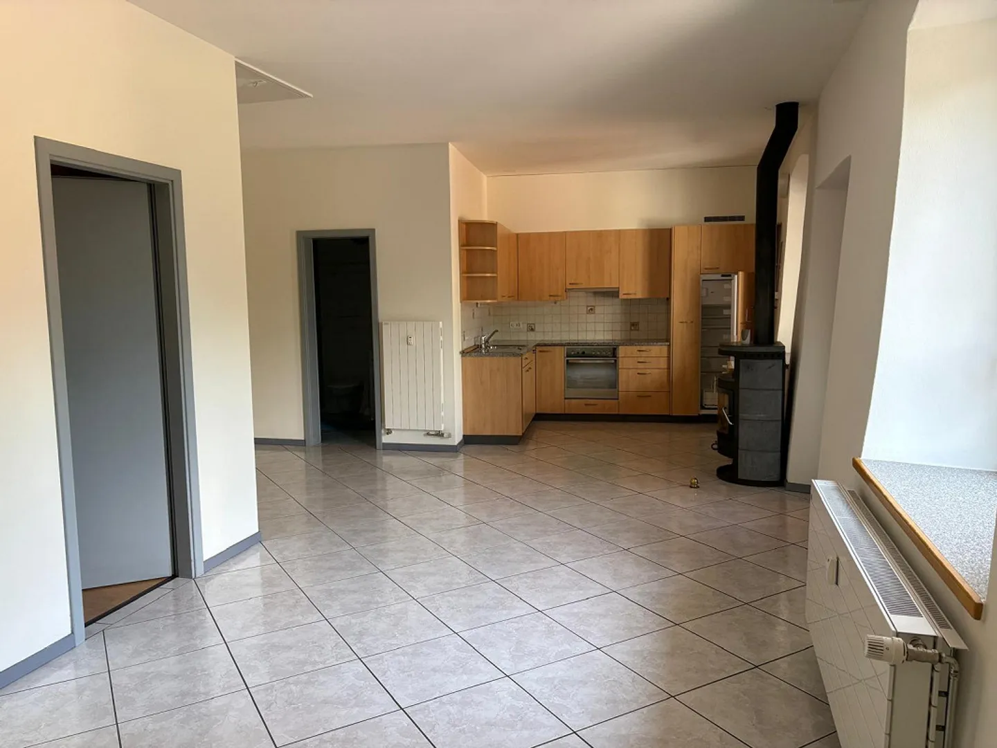 Appartamento di 2.5 locali con parcheggio - Foto 5 di 11