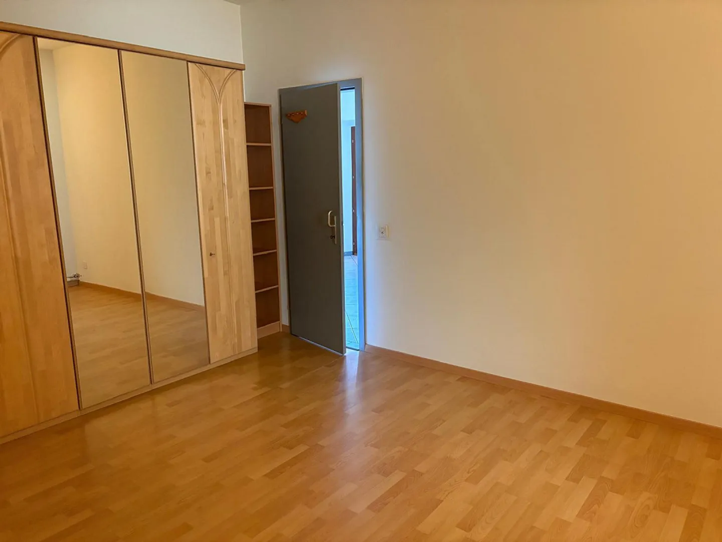 Appartamento di 2.5 locali con parcheggio - Foto 10 di 11