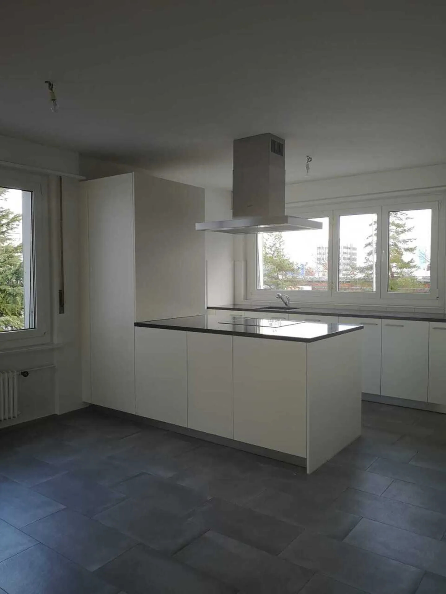 Helle 3,5-Zimmer-Wohnung im 5. Stock wird renoviert - Foto 4 von 8