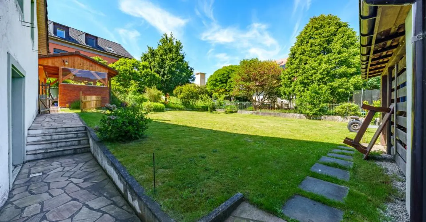 Incantevole appartamento duplex di 5,5 locali in una fattoria ristrutturata - Foto 2 di 11