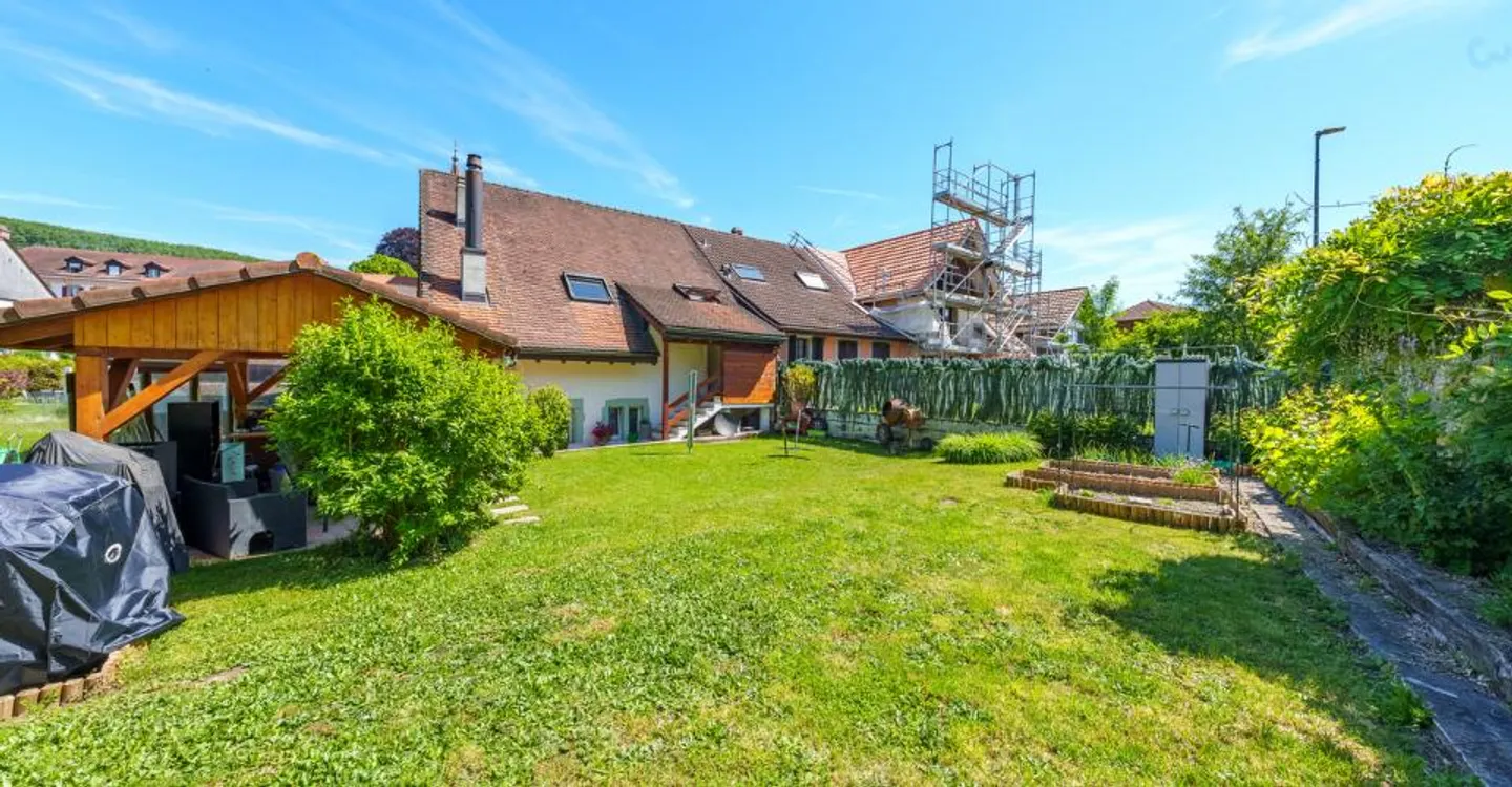 Incantevole appartamento duplex di 5,5 locali in una fattoria ristrutturata - Foto 5 di 11