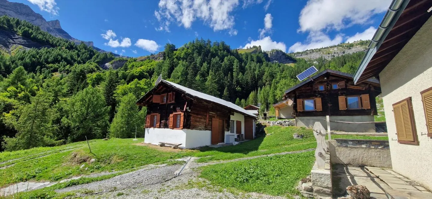 Chalet con 3,5 camere a Savièse - Foto 2 di 13