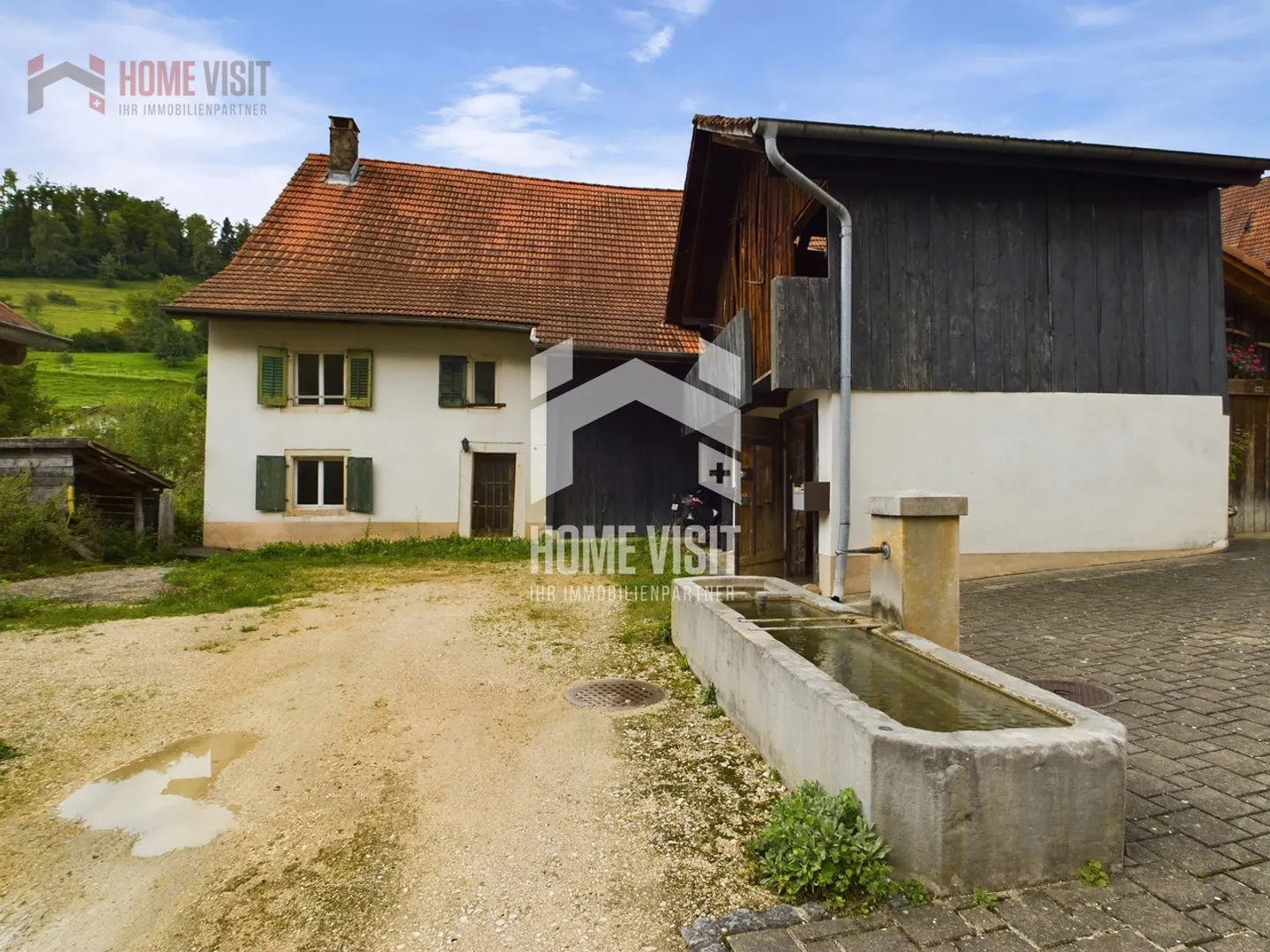 Single house for sale - Photo 1 of 7