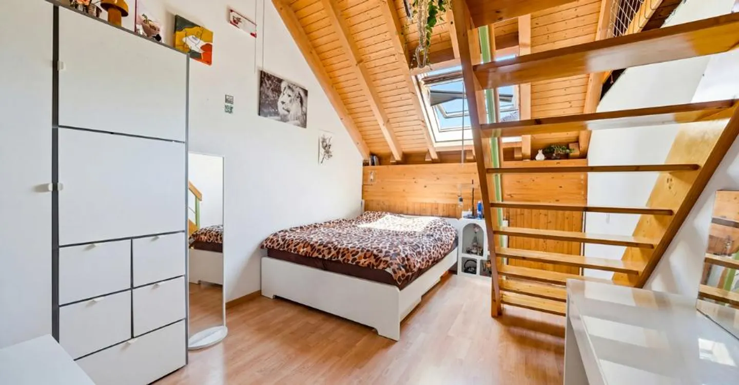 Incantevole appartamento duplex di 5,5 locali in una fattoria ristrutturata - Foto 10 di 11