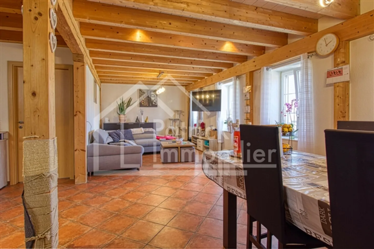 «Mehrfamilienhaus mit Café-Restaurant» - Foto 5 von 13