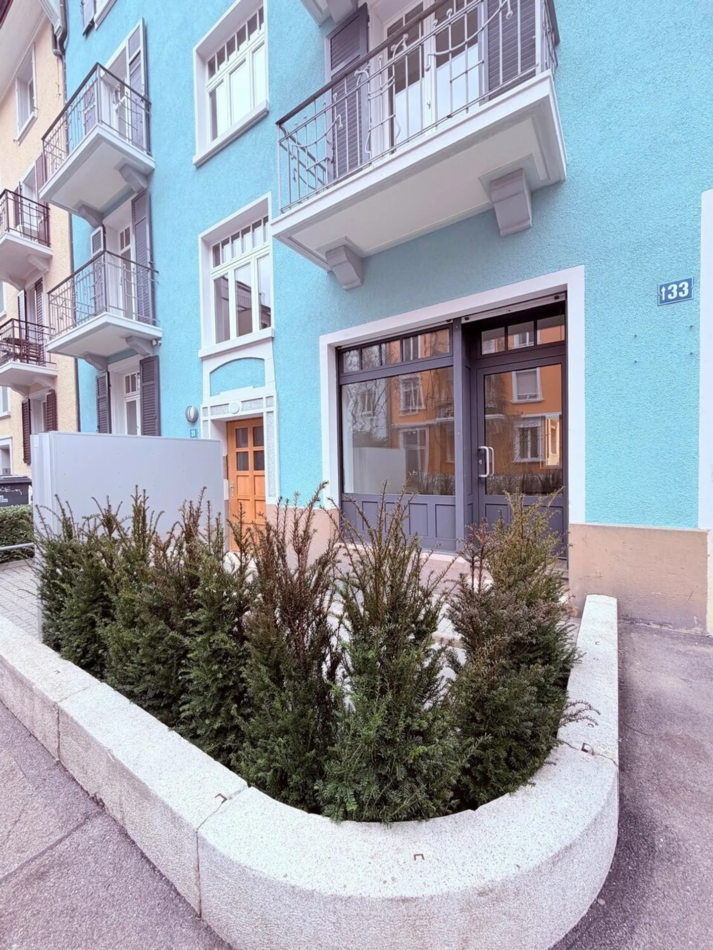 Atelier de vie avec jardin privé - Photo 1 sur 11