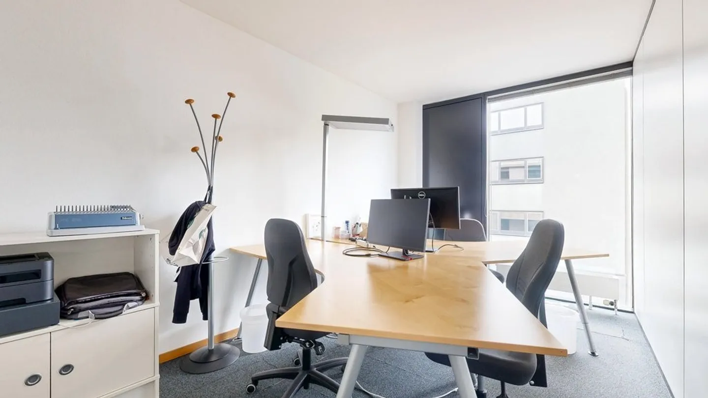 Your future office just steps from the Morges train station - Photo 7 of 12