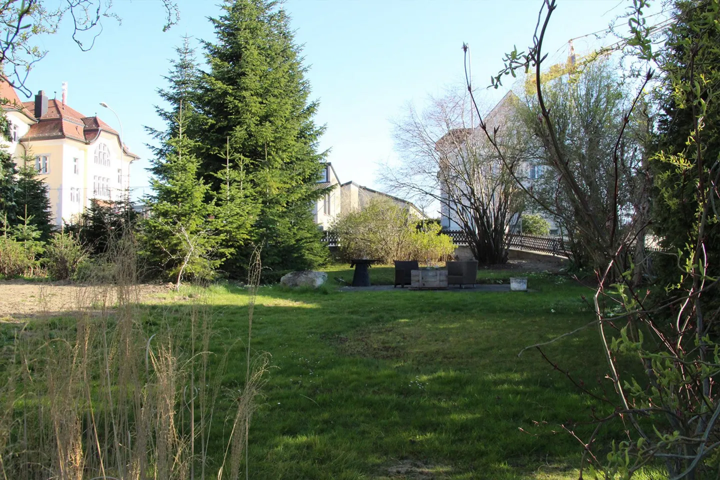 Haus mit grossem Garten - Foto 12 von 13