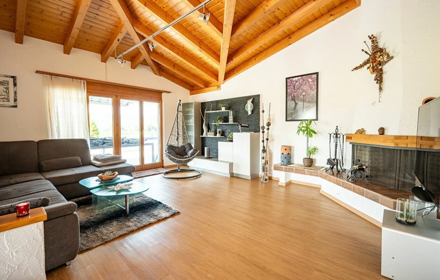 Proprietà commerciale con uffici, produzione, magazzino e appartamento loft esclusivo - Foto 15 di 18
