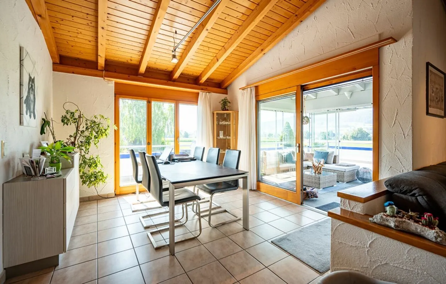Proprietà commerciale con uffici, produzione, magazzino e appartamento loft esclusivo - Foto 16 di 18