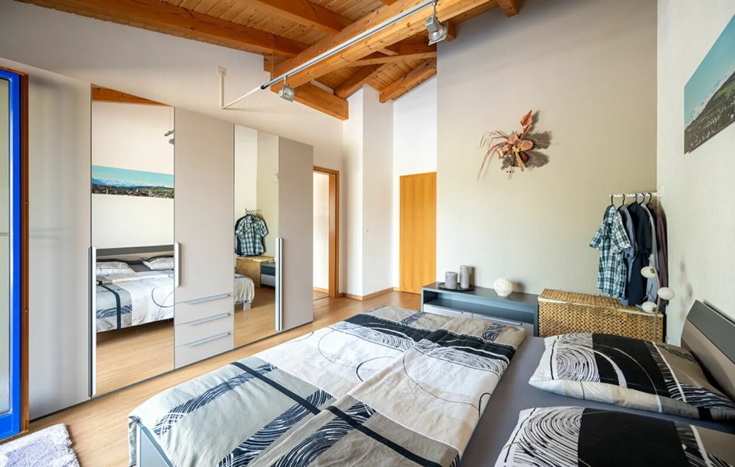 Proprietà commerciale con uffici, produzione, magazzino e appartamento loft esclusivo - Foto 18 di 18
