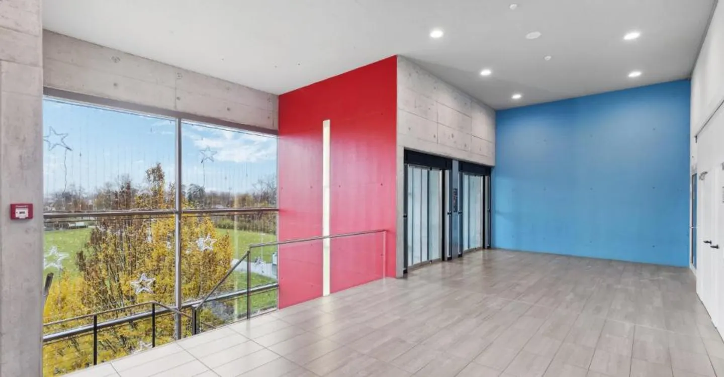 Attractive rental property on the 2nd floor of the Seepark shopping center - Photo 4 of 8