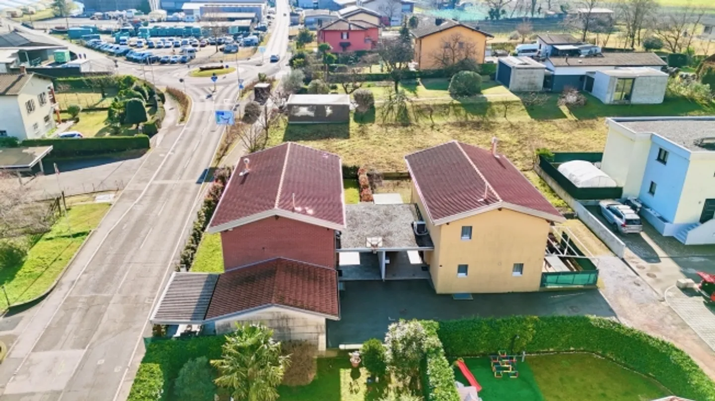 Modern Single-Family House with Garden and Panoramic View - Photo 18 of 18