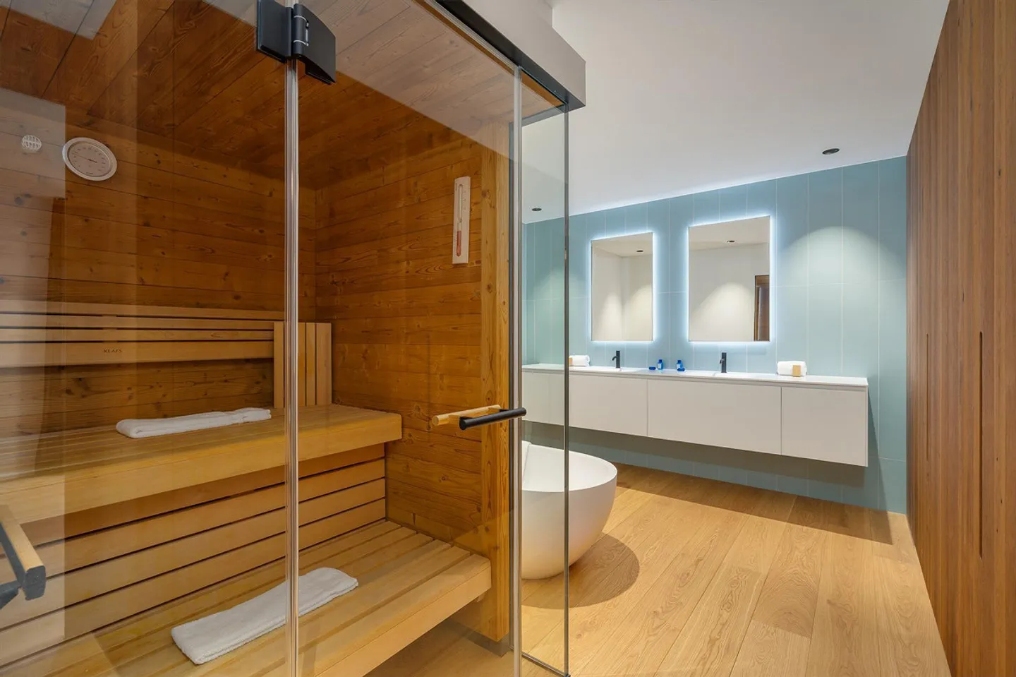Luxurious Living in the Heart of Engelberg - Photo 6 of 9