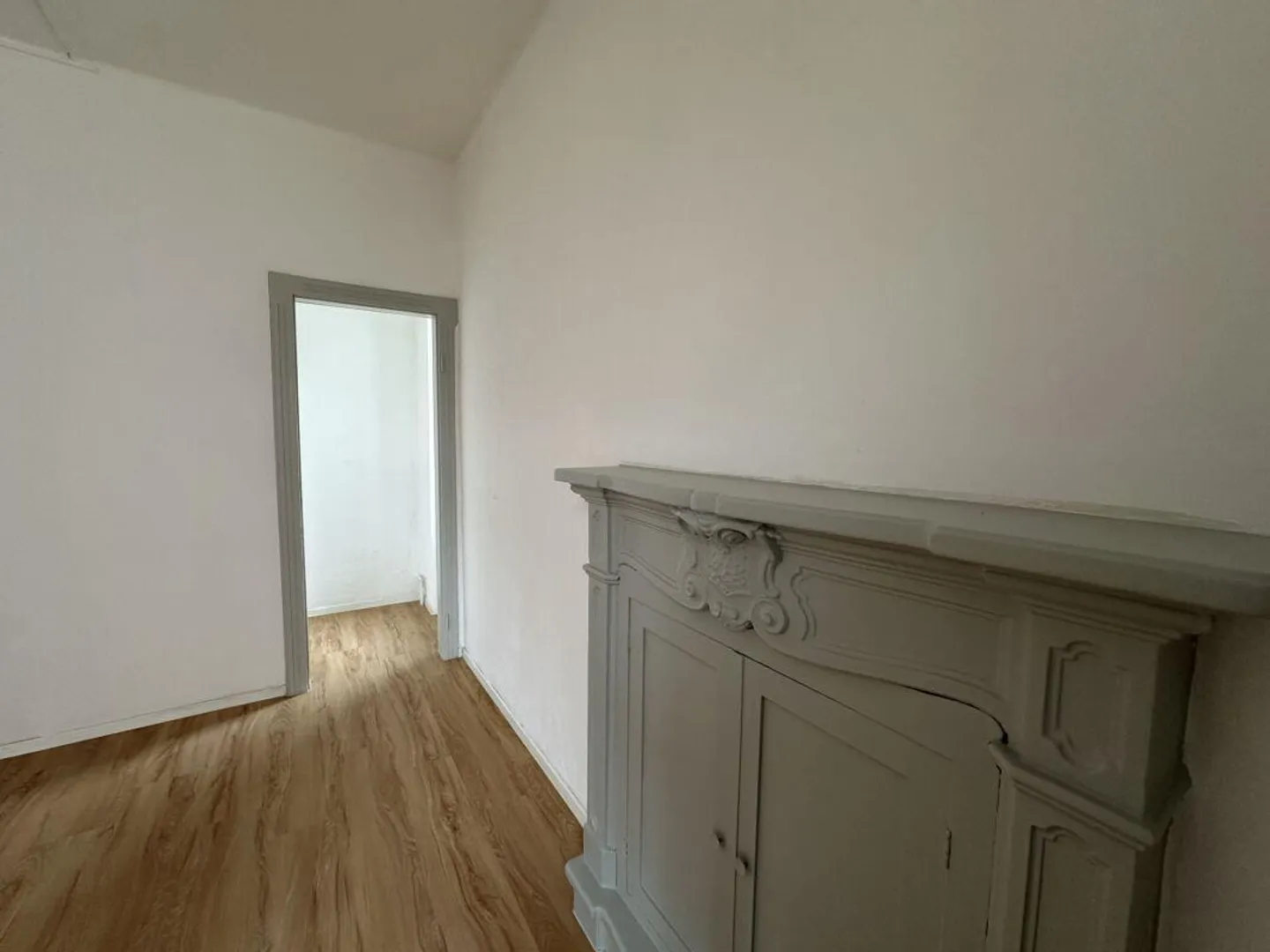 Appartement lumineux de 3,5 pièces avec balcon habitable au centre de Chiasso - Photo 7 sur 9