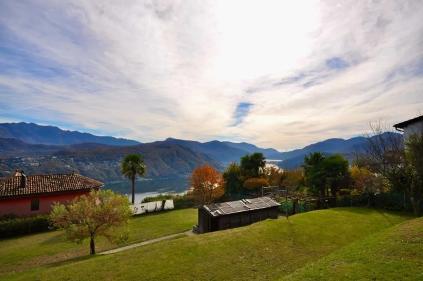 Building plot of 1,150 m² with a view of Lake Lugano in Vernate - Photo 3 of 7