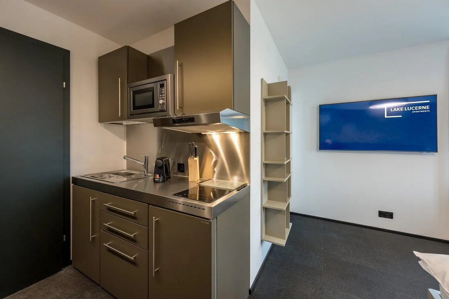 Nuovo studio arredato in una posizione molto centrale a Kriens - Foto 5 di 8