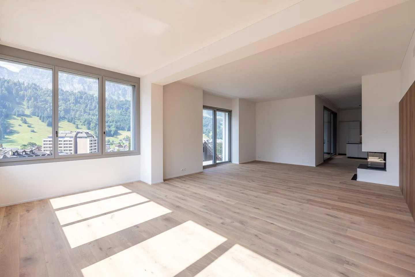 Exclusive Apartment - Elegance Meets Alpine Idyll - Photo 3 of 12