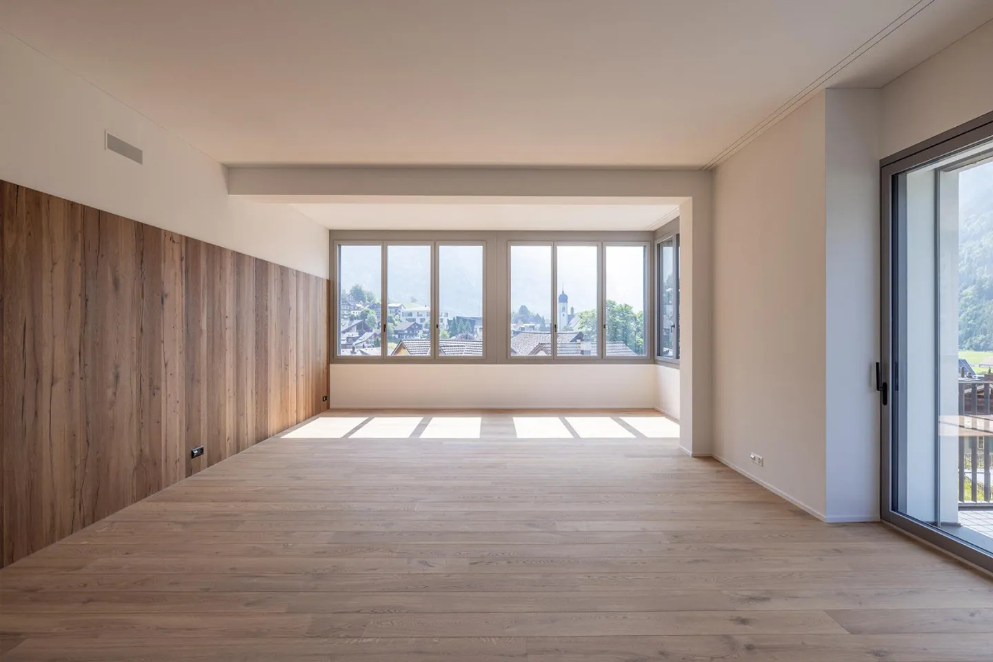 Exclusive Apartment - Elegance Meets Alpine Idyll - Photo 4 of 12
