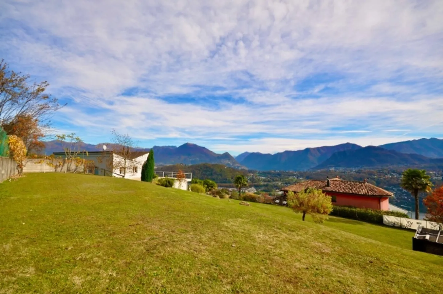 Building plot of 1,150 m² with a view of Lake Lugano in Vernate - Photo 6 of 7