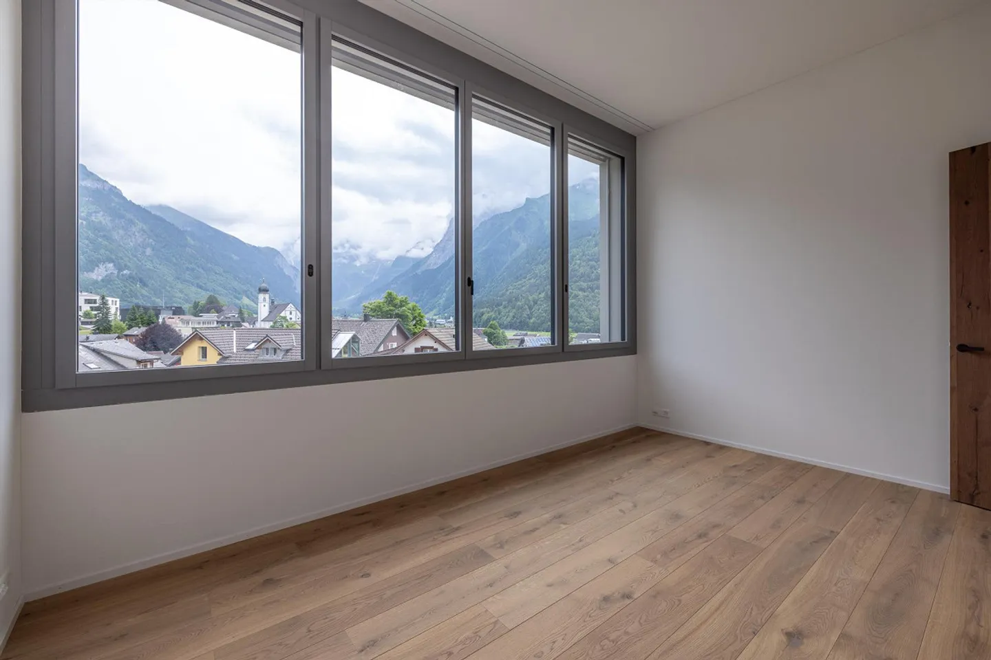 Exclusive Apartment - Elegance Meets Alpine Idyll - Photo 5 of 12