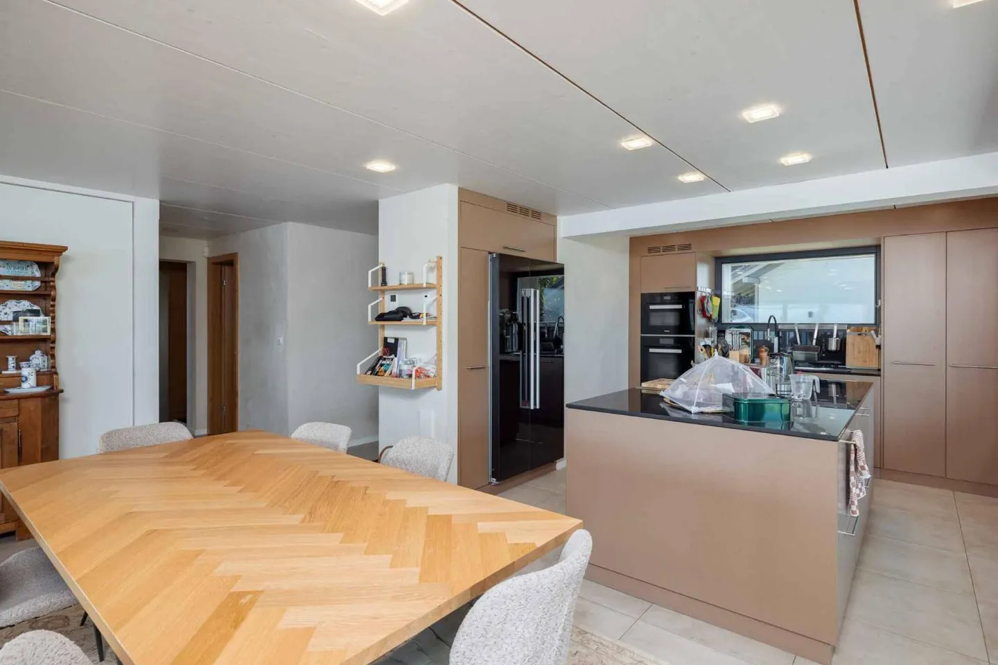 Moderne Villa direkt am Wasser - Foto 4 von 11