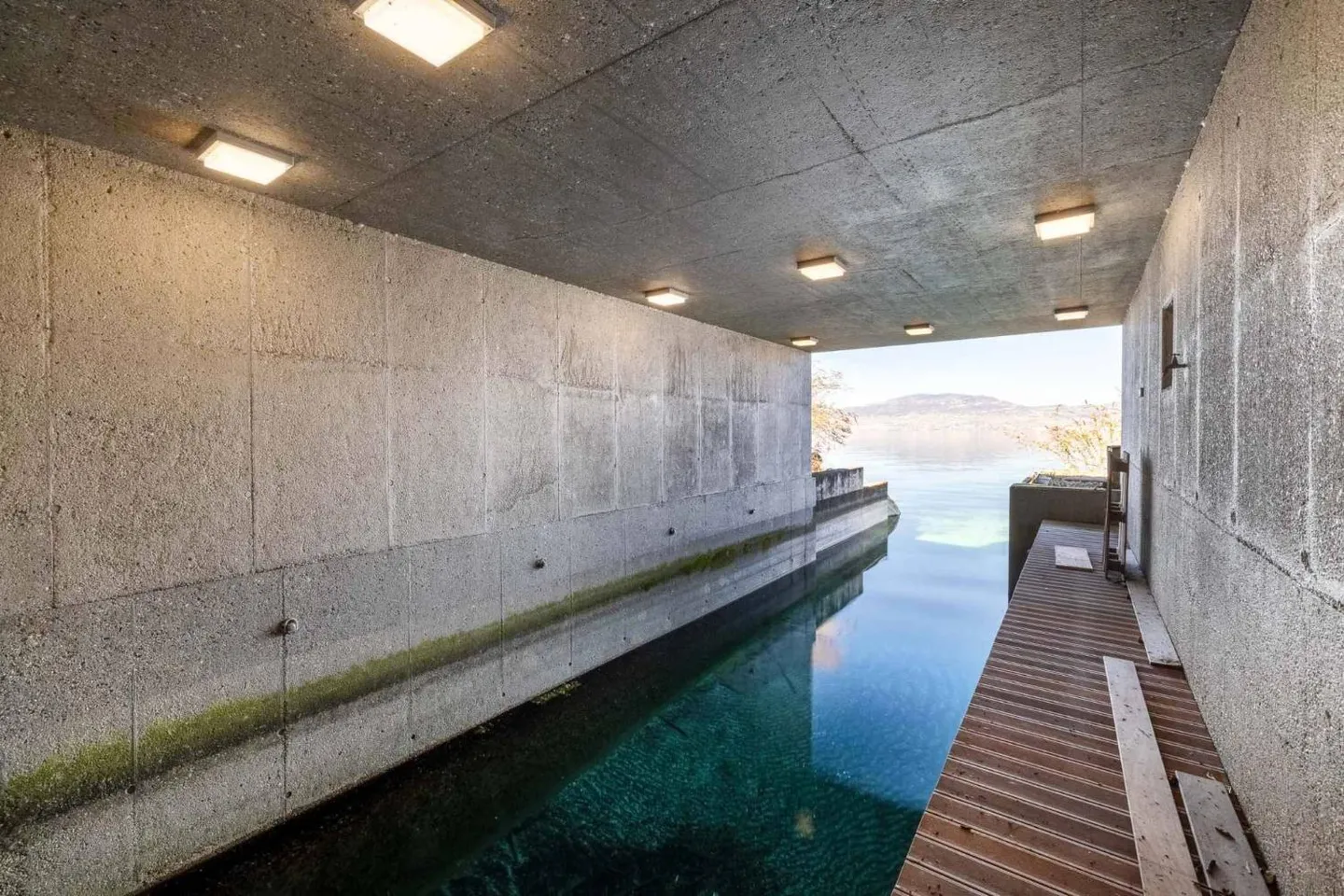 Moderne Villa direkt am Wasser - Foto 10 von 11