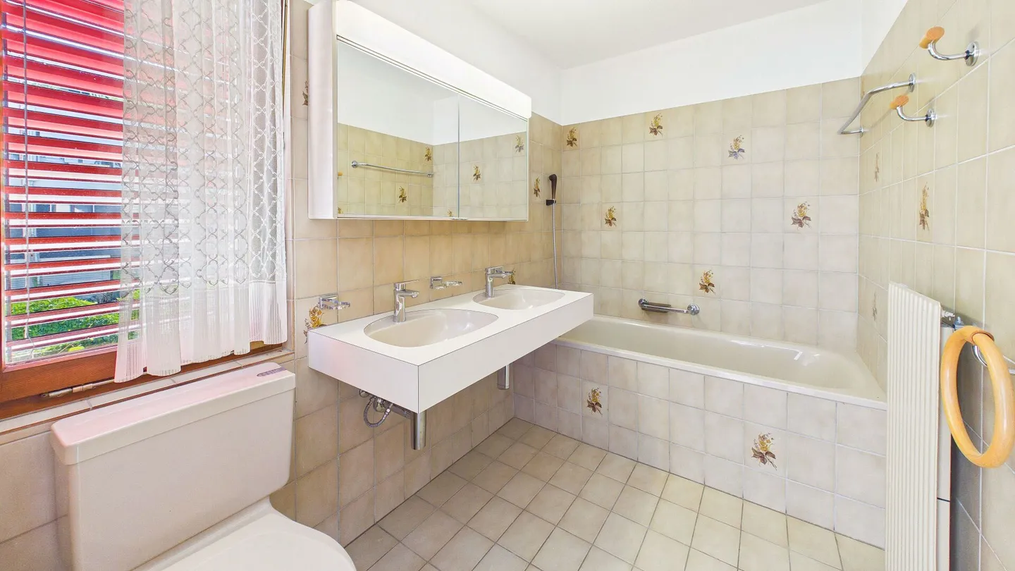 Charming 4.5-room semi-detached house with new kitchen, garden and fireplace - Photo 12 of 18