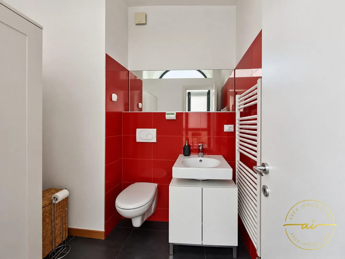 Elegant Office in Melano - Photo 9 of 13