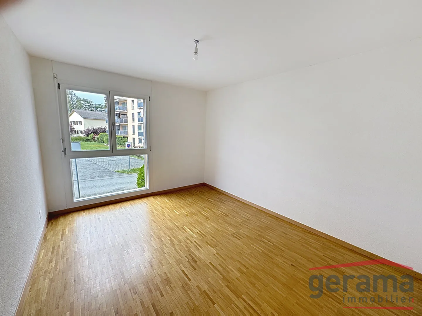 Apartment with 3.5 rooms on the 1st floor - Photo 4 of 6