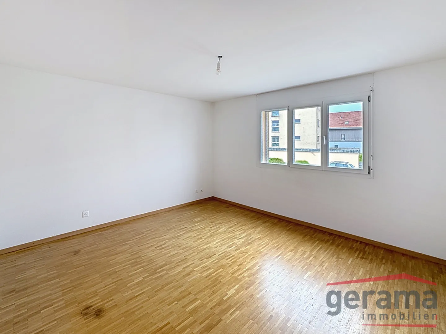 Apartment with 3.5 rooms on the 1st floor - Photo 3 of 6