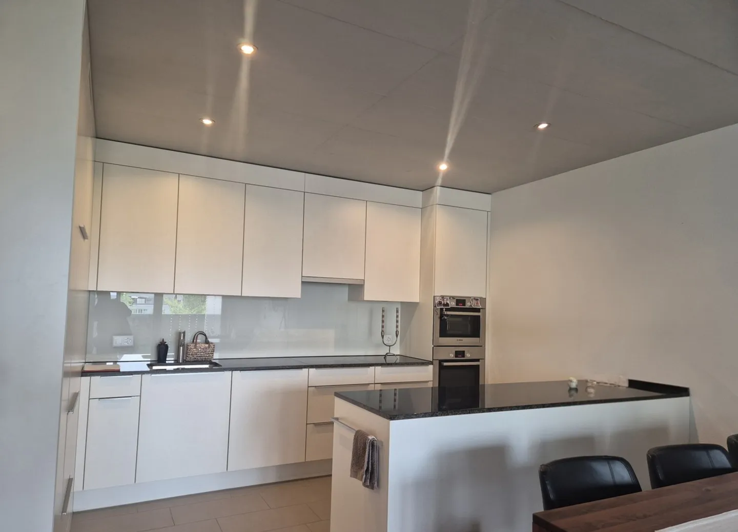 Appartement moderne dans un emplacement central recherche un nouveau locataire - Photo 3 sur 6