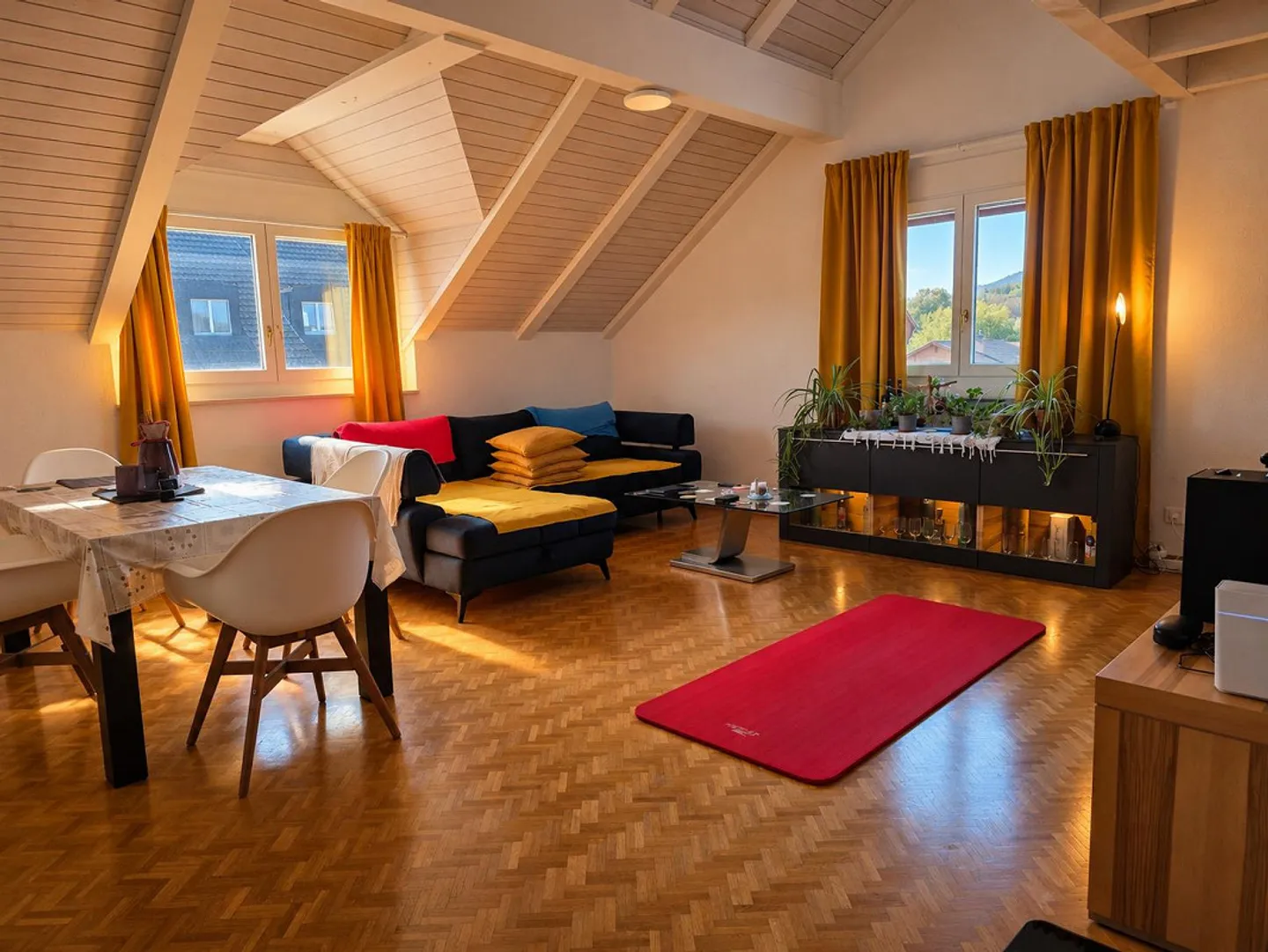 Living with charm, centrally located with gallery and plenty of space - Photo 1 of 6