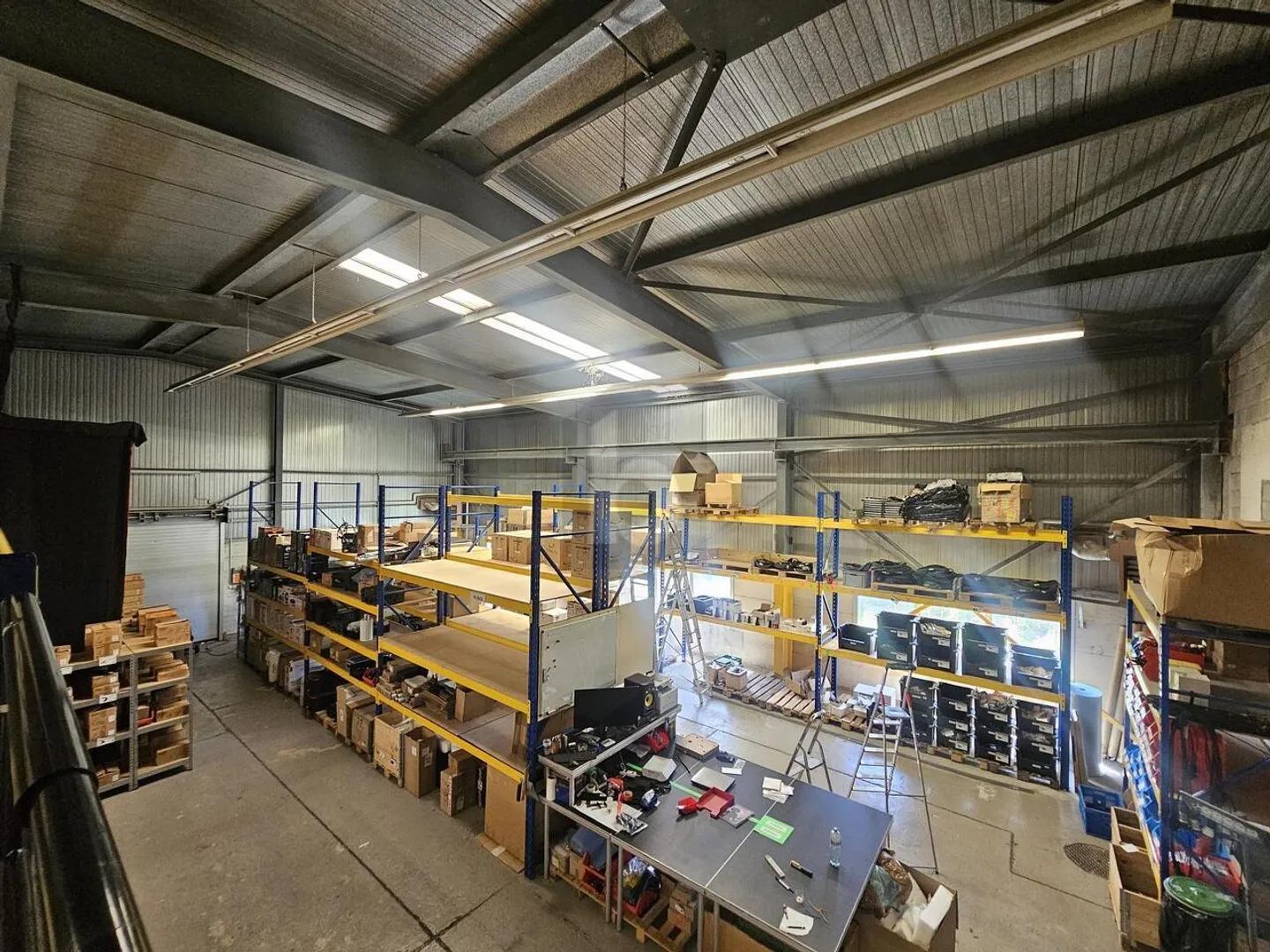 GROßE HALLE MIT MEZZANINE! - Foto 2 von 6