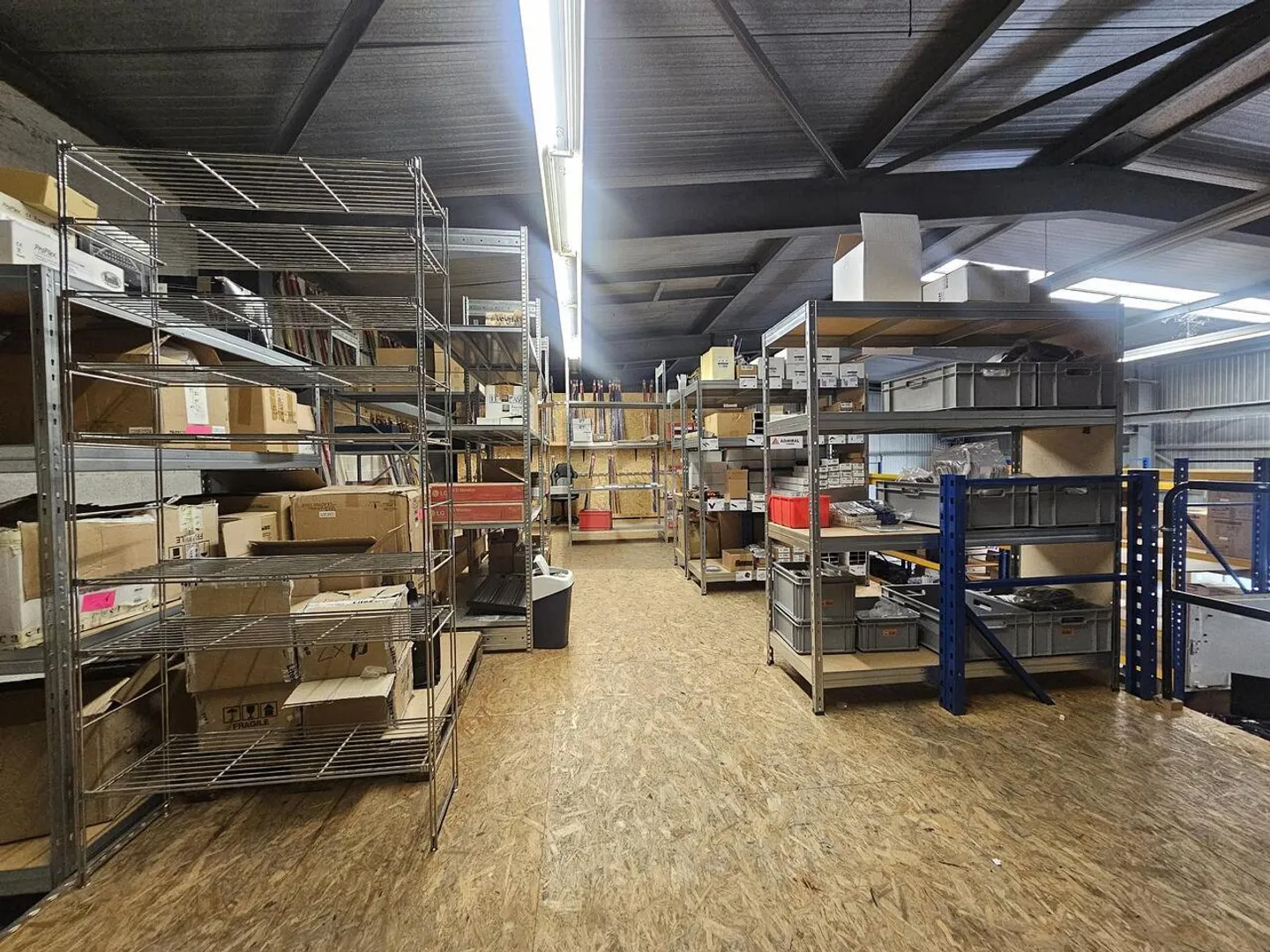 GROßE HALLE MIT MEZZANINE! - Foto 5 von 6