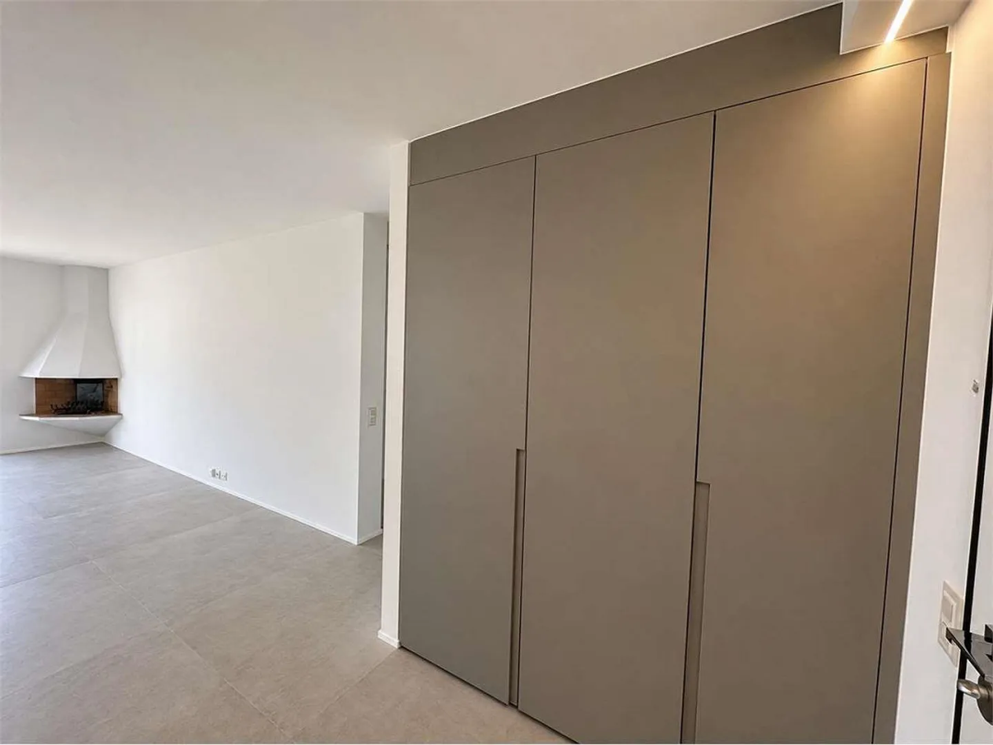 Spacious apartment with private garden and lake view in Massagno - Photo 8 of 13