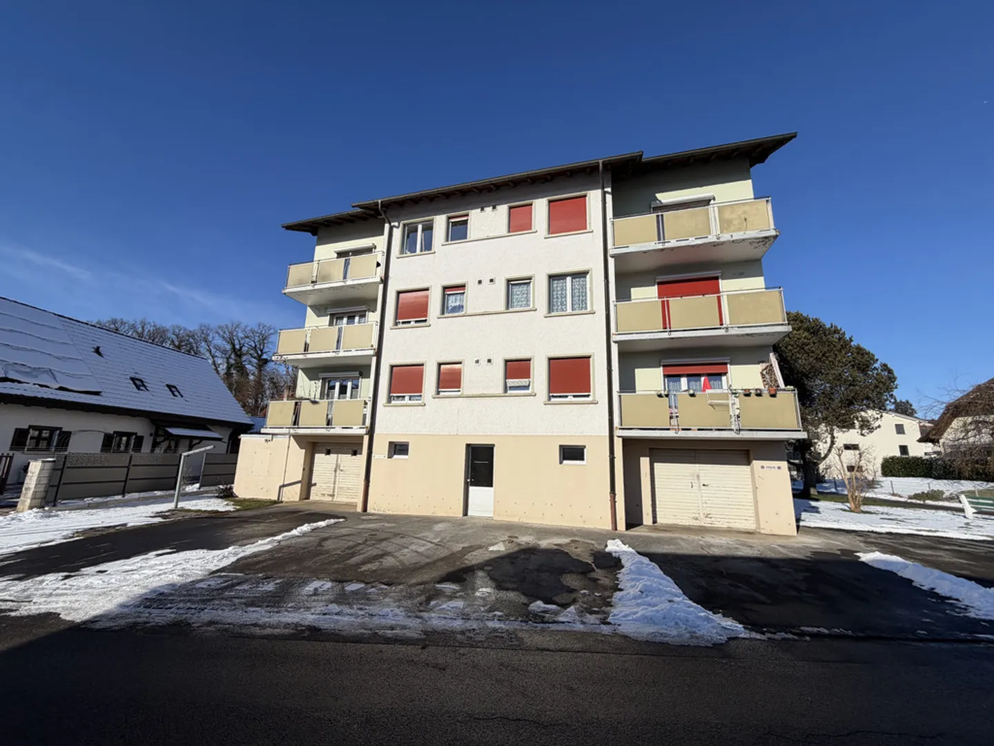 Lumineux et rénové avec un grand balcon - Photo 11 sur 11