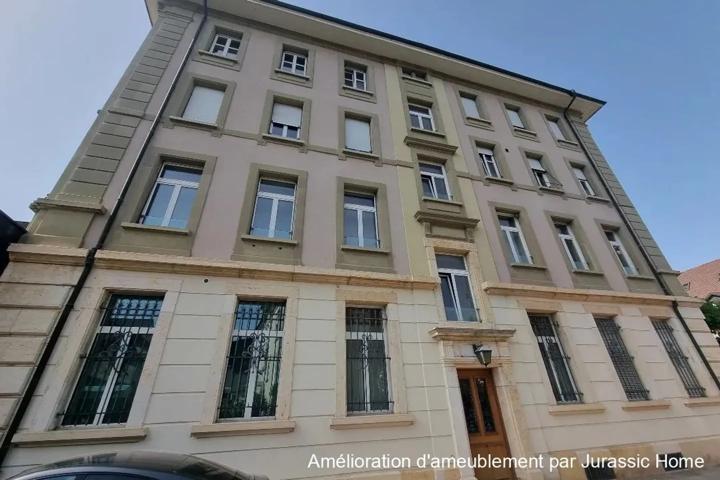 Bureau lumineux de 113 m² aux portes de la vieille ville de Porrentruy - Photo 2 sur 8
